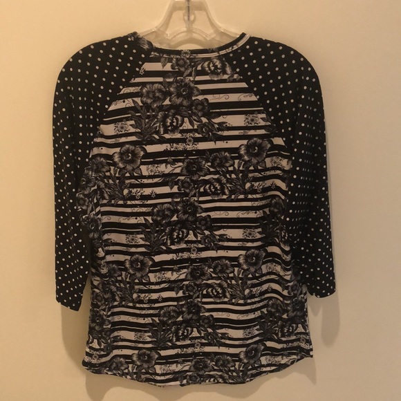LulaRoe Size Medium shirt - Picture 3 of 3